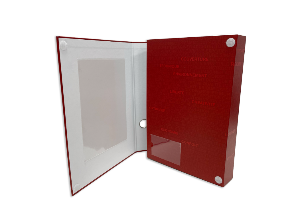 Packaging porte-document avec pochette transparent, œillet et fermeture scratch